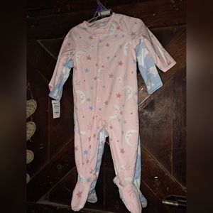 Carter's baby girl new pajamas size 12 months 🍼🧸🐑🌛⭐️